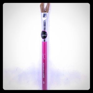 Sigma E70 MEDIUM ANGLED SHADING BRUSH-Travel Size